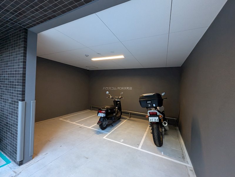 16/20 駐車場