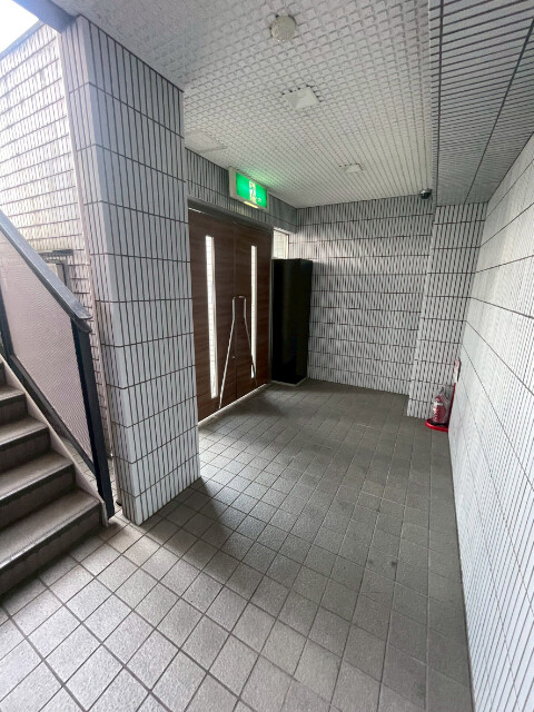 21/30 エントランス