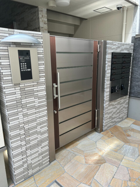 15/26 エントランス