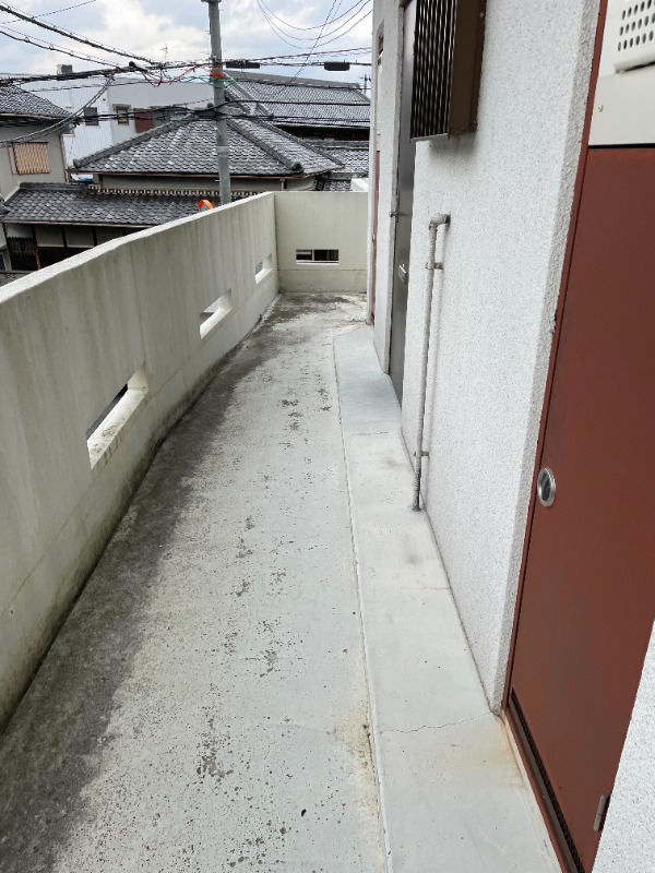 16/19 エントランス