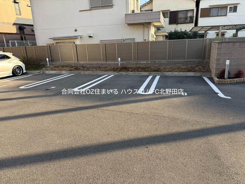 20/28 駐車場