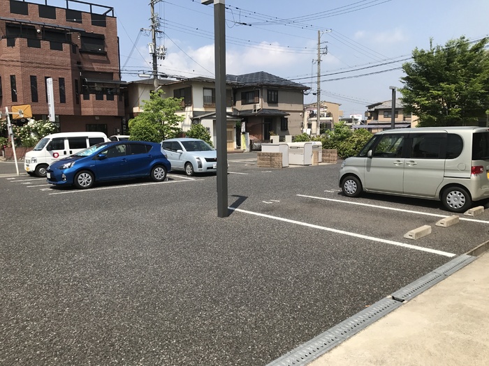 16/20 駐車場