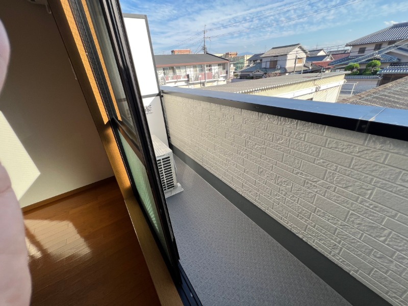 13/22 バルコニー