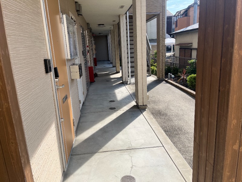 19/27 エントランス