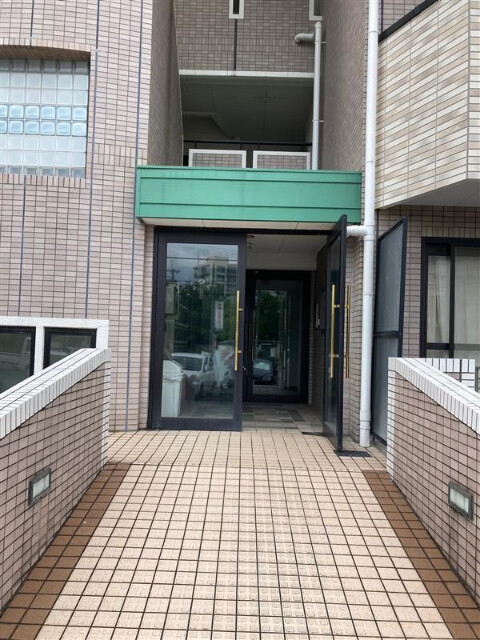 2/3 エントランス