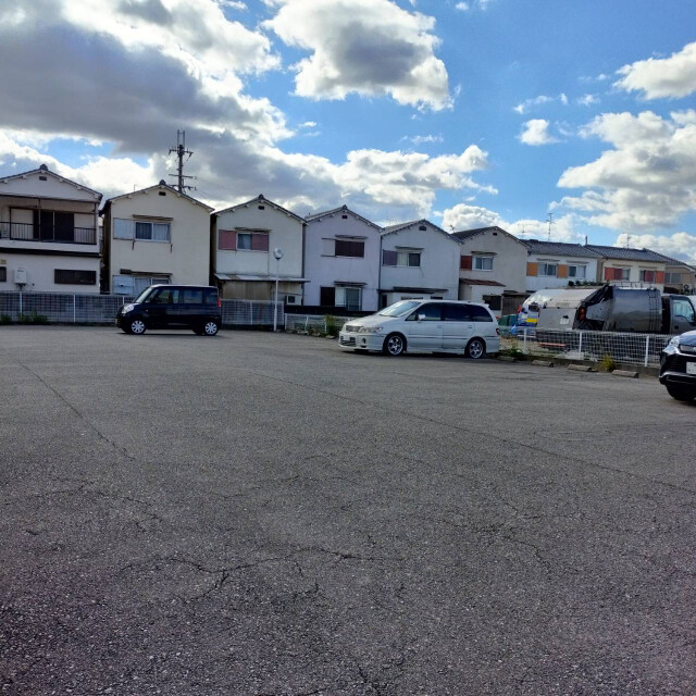 21/28 駐車場