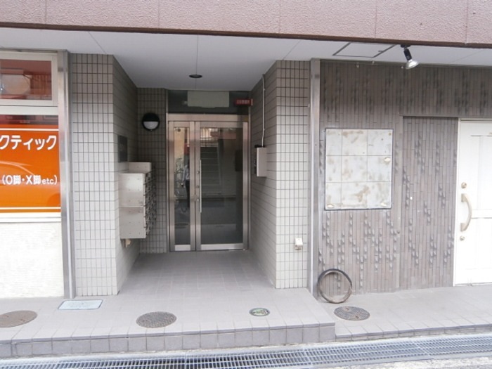 20/29 エントランス