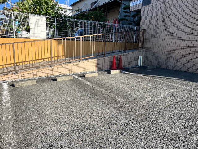 2/7 駐車場