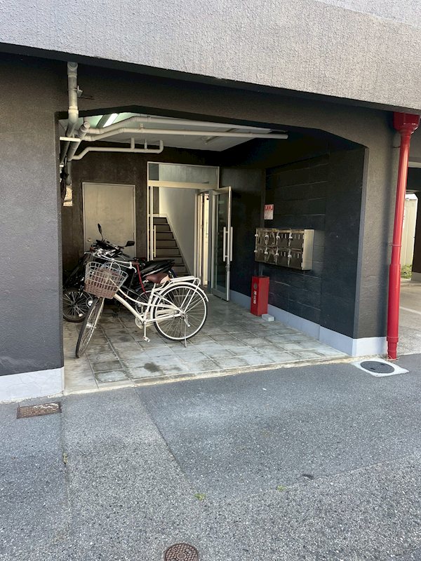 18/24 エントランス