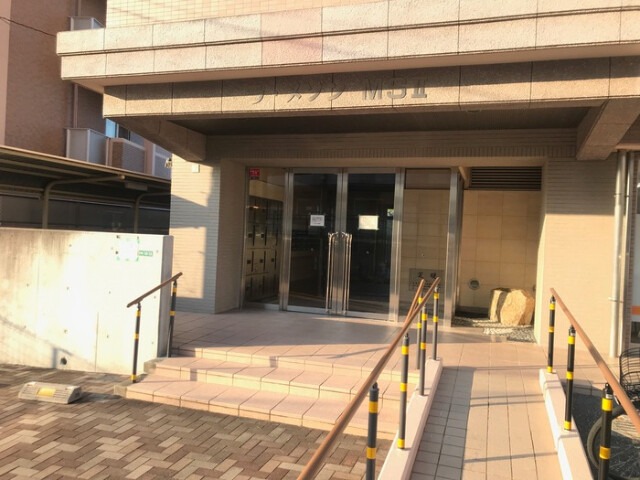 17/20 エントランス