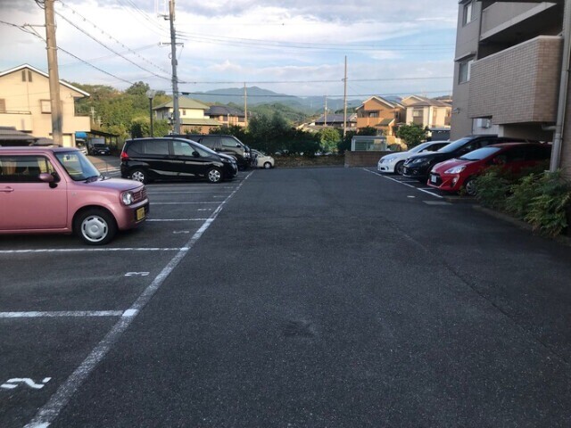 18/20 駐車場