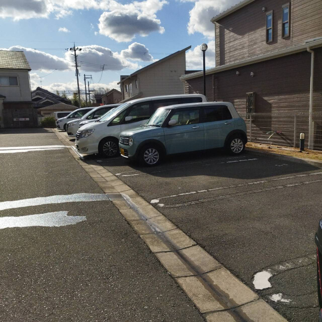 24/29 駐車場