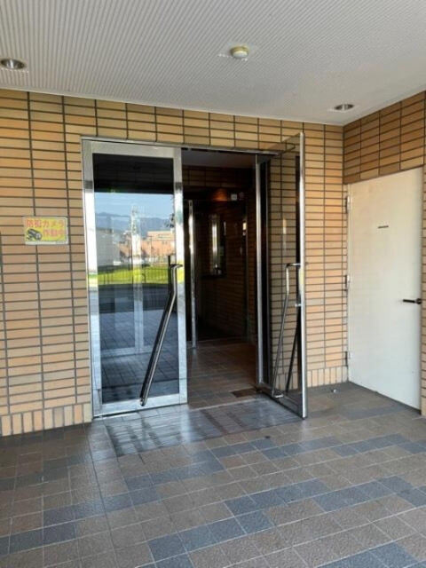 17/25 エントランス