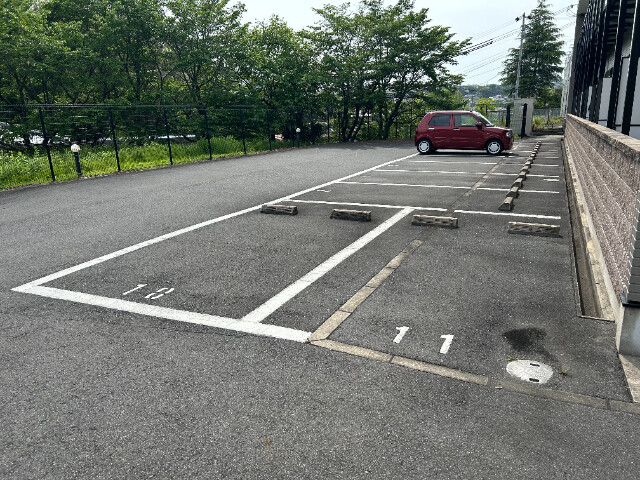 23/27 駐車場