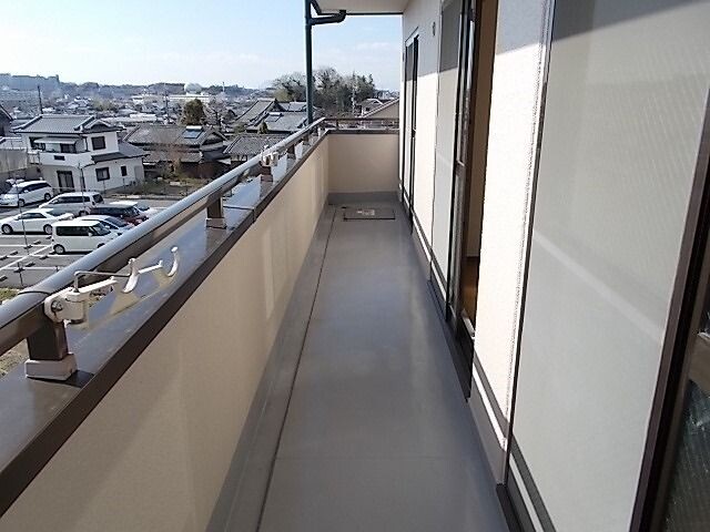 13/23 バルコニー
