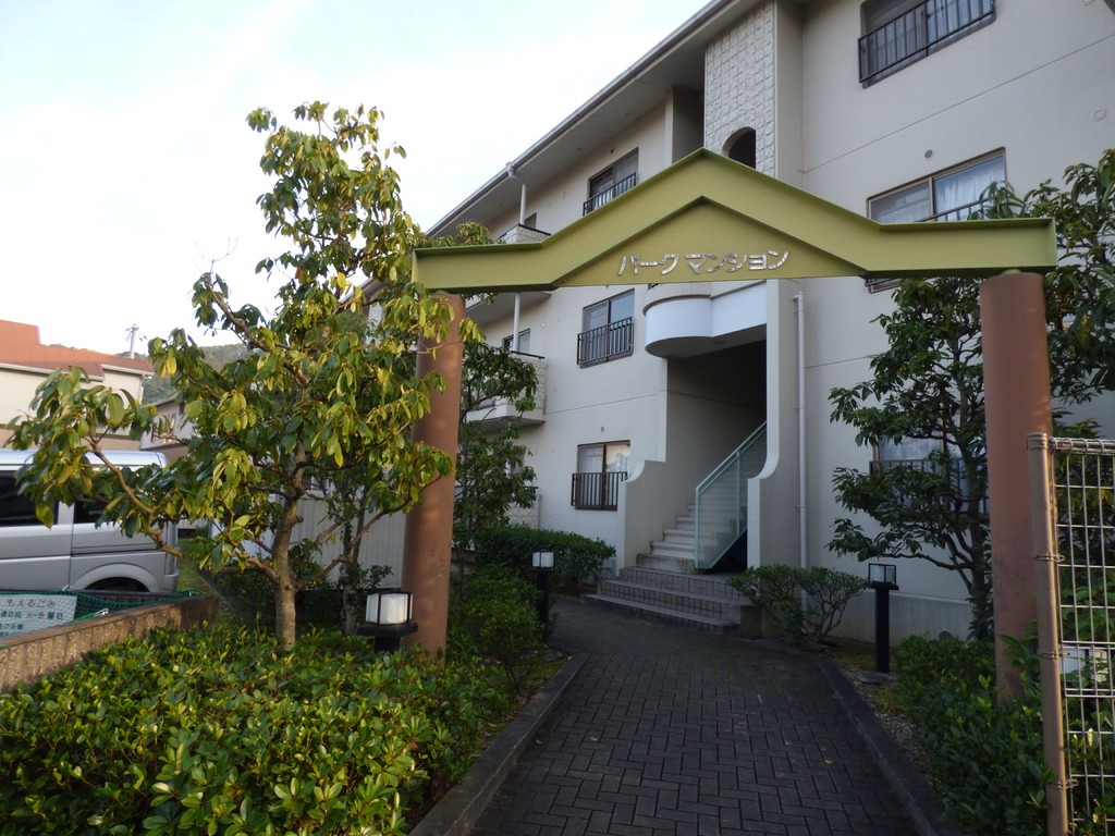 27/29 エントランス