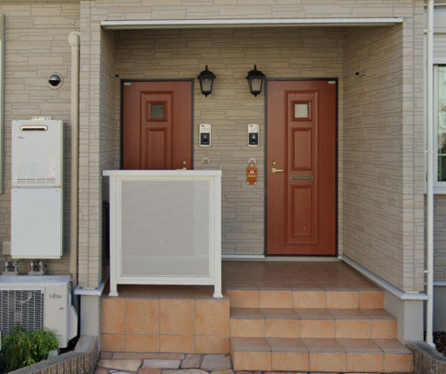 16/19 エントランス