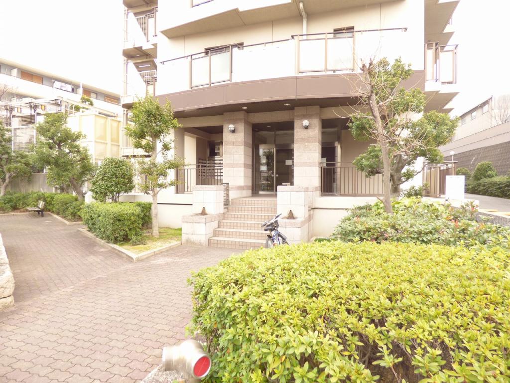 21/28 エントランス