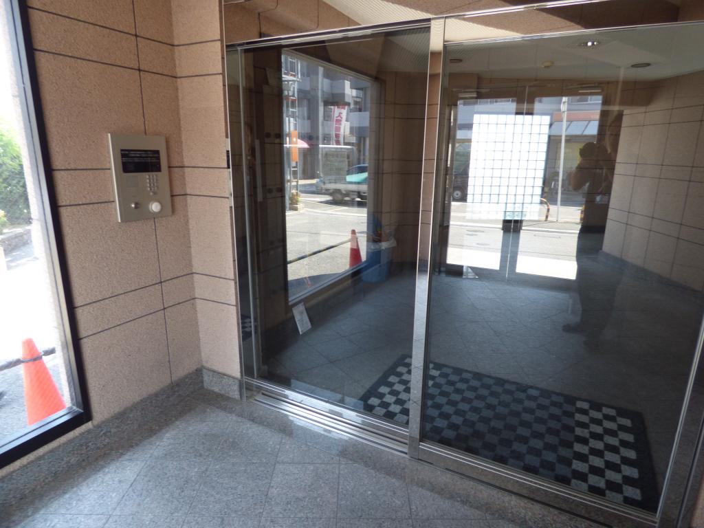 21/28 エントランス