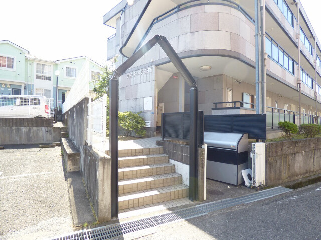 21/27 エントランス