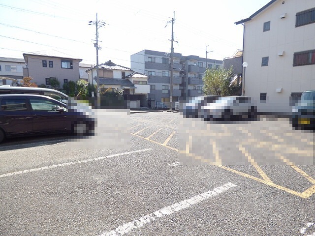 22/27 駐車場