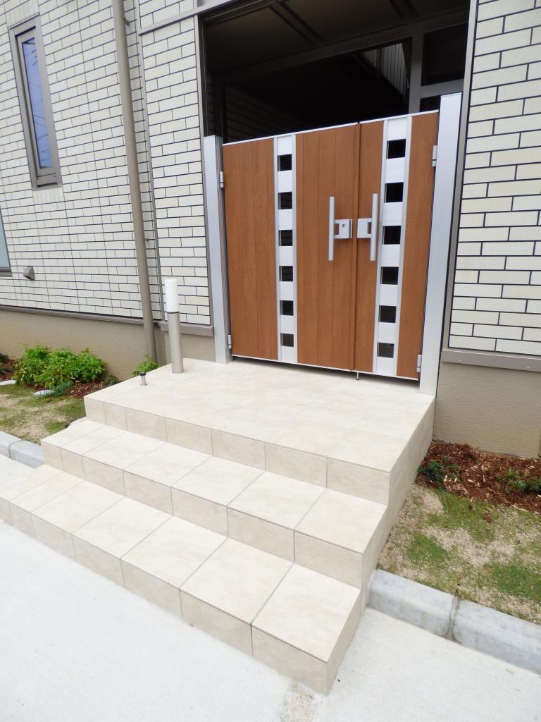 17/23 エントランス