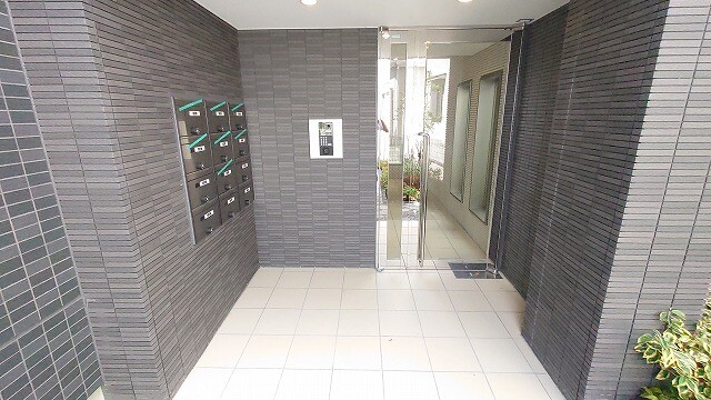 18/30 エントランス