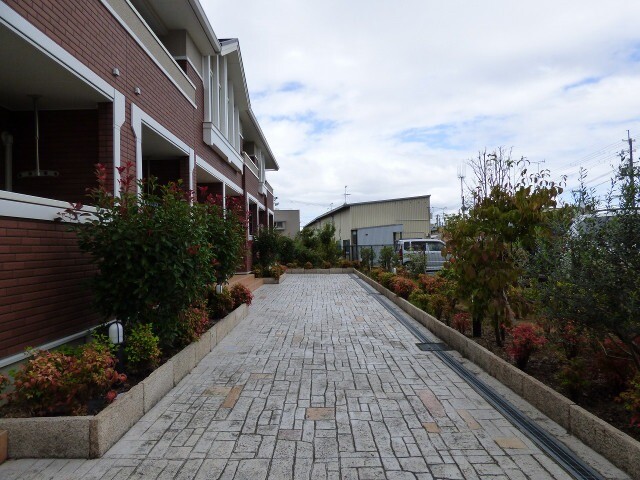 18/19 エントランス