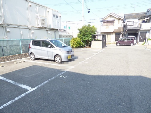 18/23 駐車場