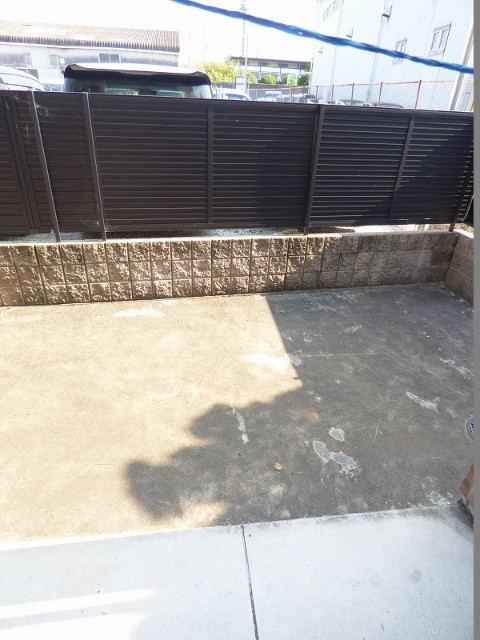 13/23 バルコニー