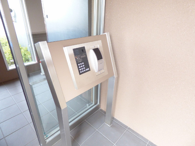 19/26 エントランス