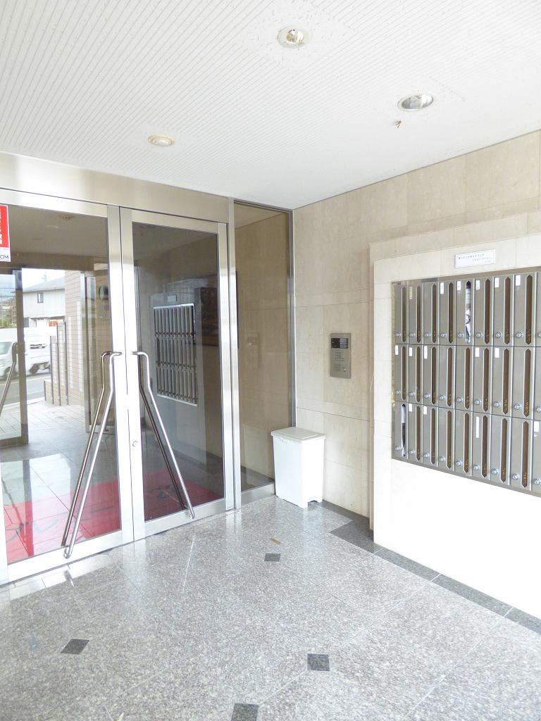 24/30 エントランス