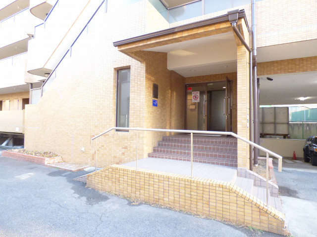 20/25 エントランス