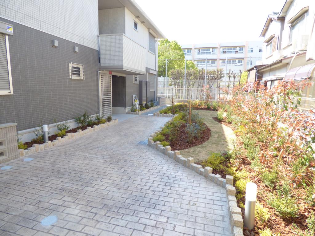 24/30 エントランス