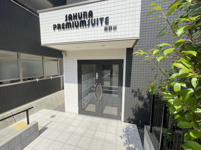 2/5 エントランス