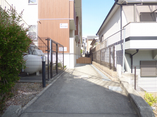 2/4 エントランス