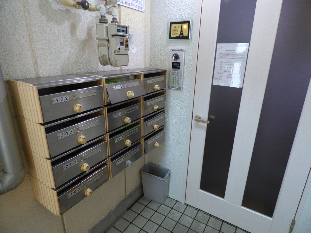 21/30 エントランス