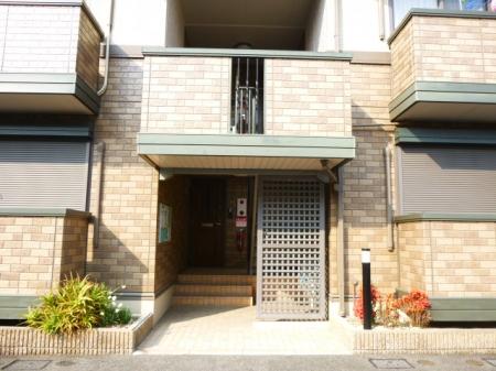 21/30 エントランス