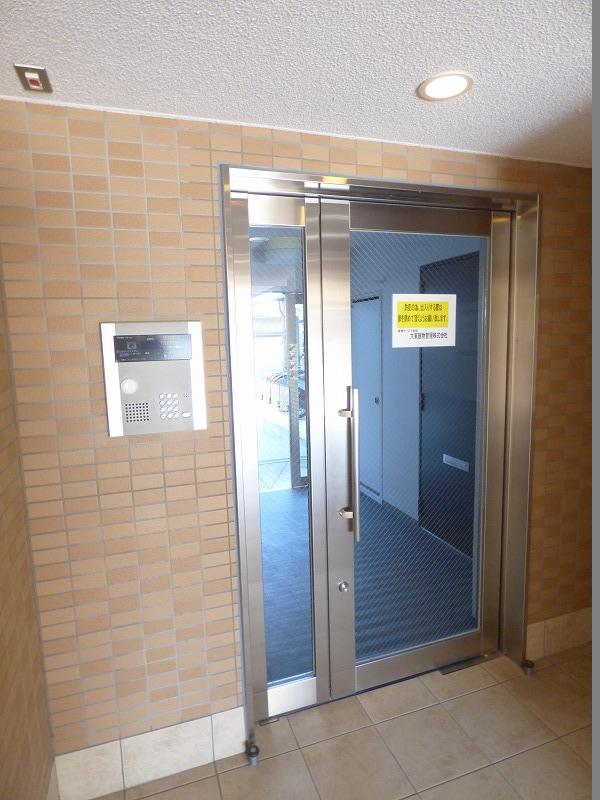 20/26 エントランス