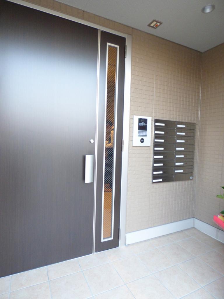 19/28 エントランス