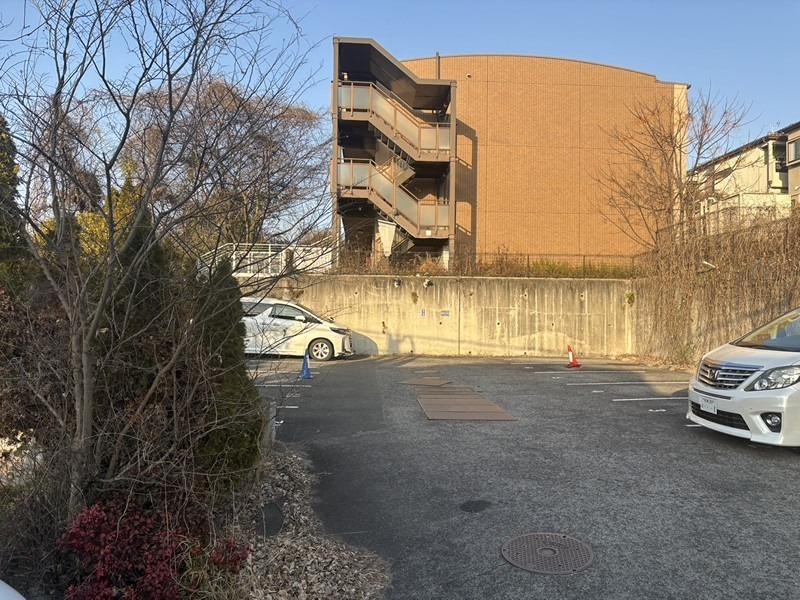 23/28 駐車場