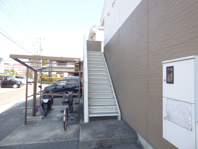 21/23 エントランス