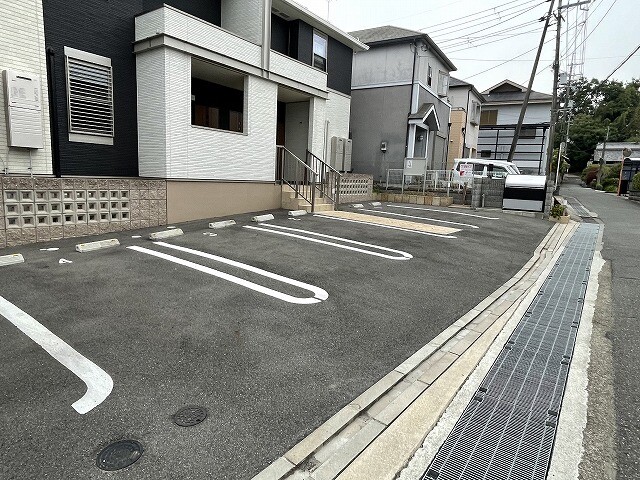 26/28 駐車場