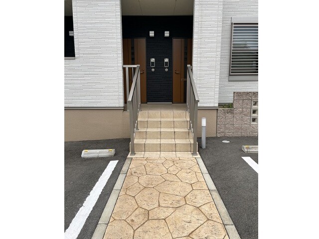 25/28 エントランス