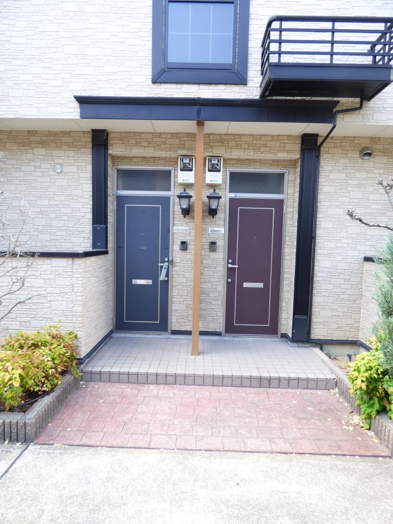 23/30 エントランス