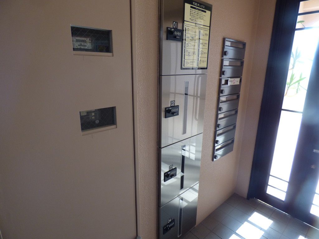 24/30 エントランス