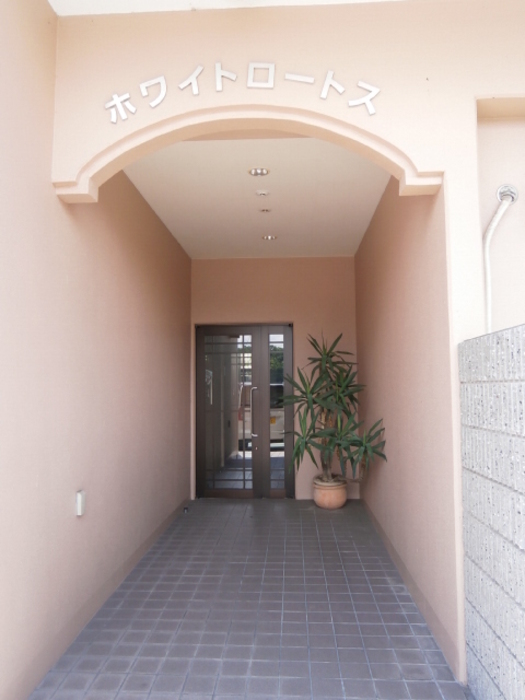 25/30 エントランス