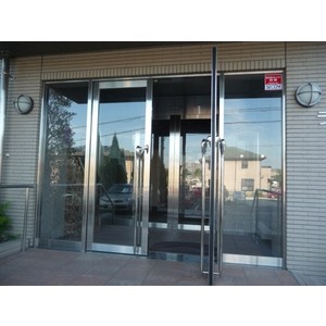 26/30 エントランス