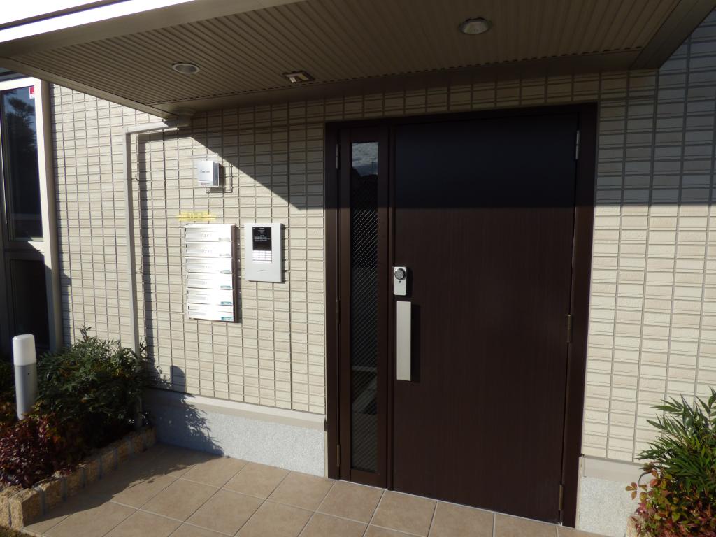 23/30 エントランス