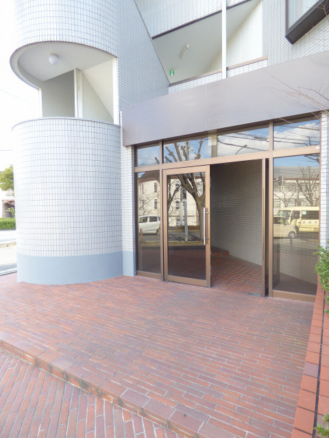 18/22 エントランス